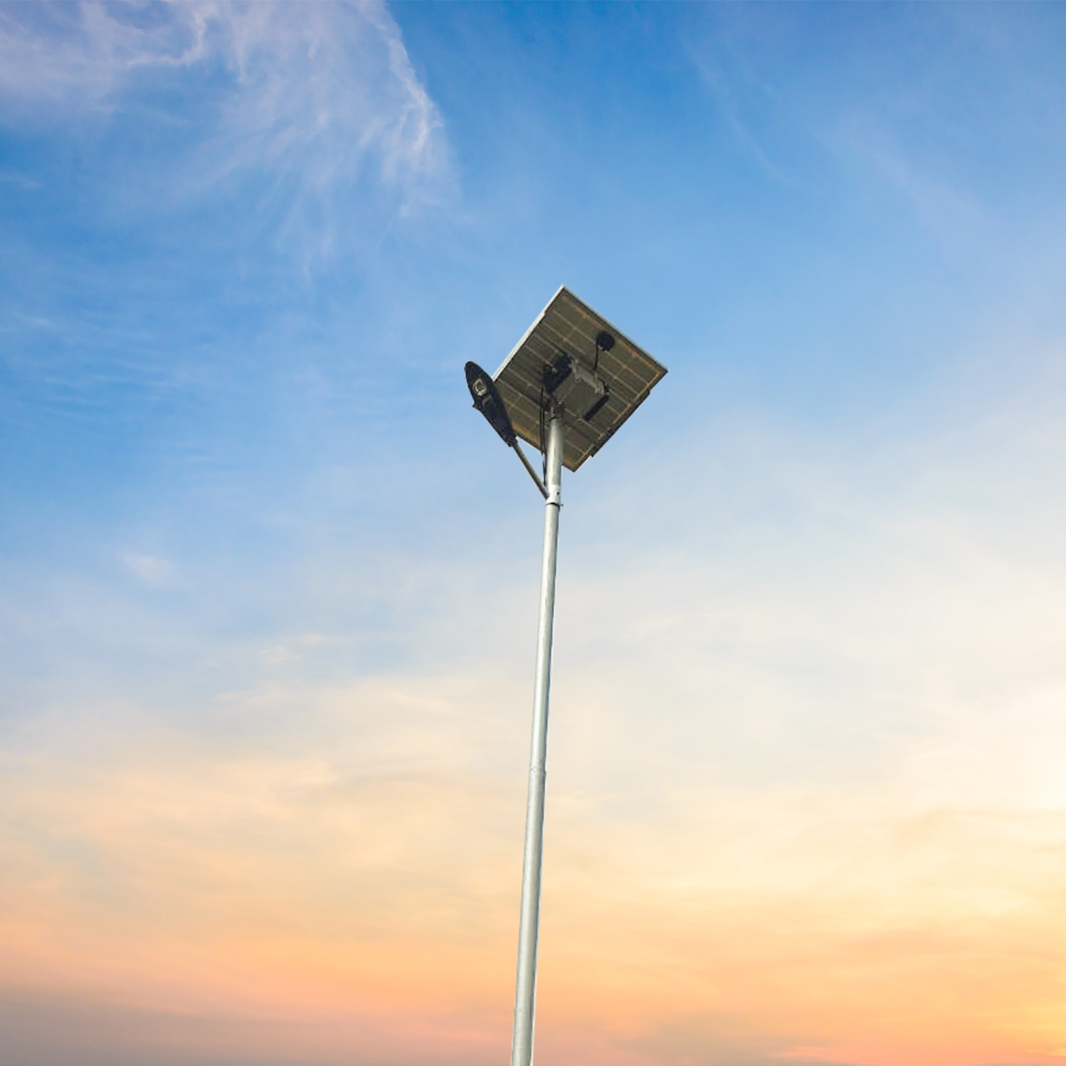 SINGLE-ARM GI LIGHTING POLE